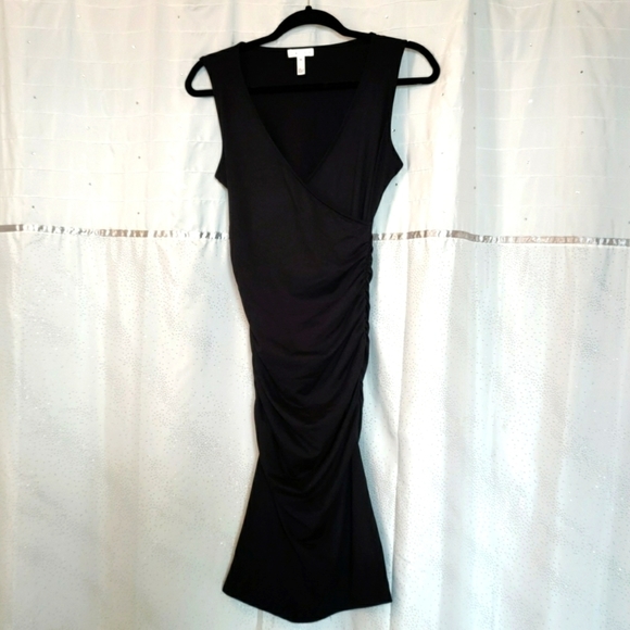 Black Ruched sleeveless midi Dress - Picture 3 of 9
